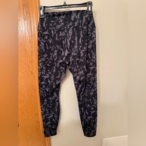 Nike one dri-fit Black and Gray Patterned Leggings
